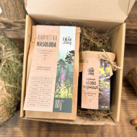 Коробочка Чорничне варення і чай  Коробочка Чорничне варення і чай